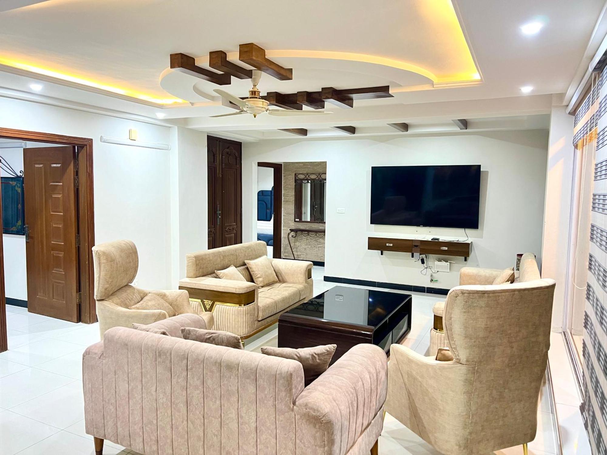 Penthouse 3Bedrooms - Luxury Apartment Hotel Islamabad Bagian luar foto
