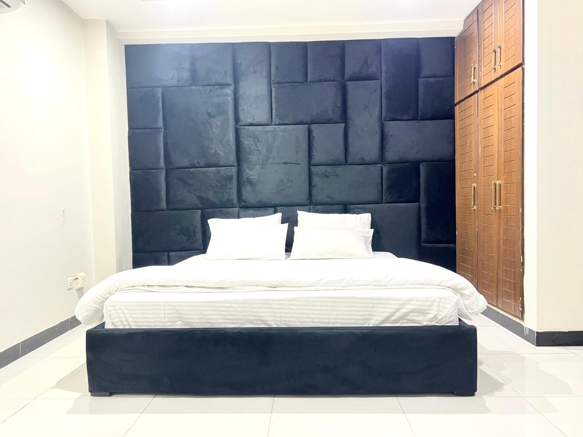 Penthouse 3Bedrooms - Luxury Apartment Hotel Islamabad Bagian luar foto